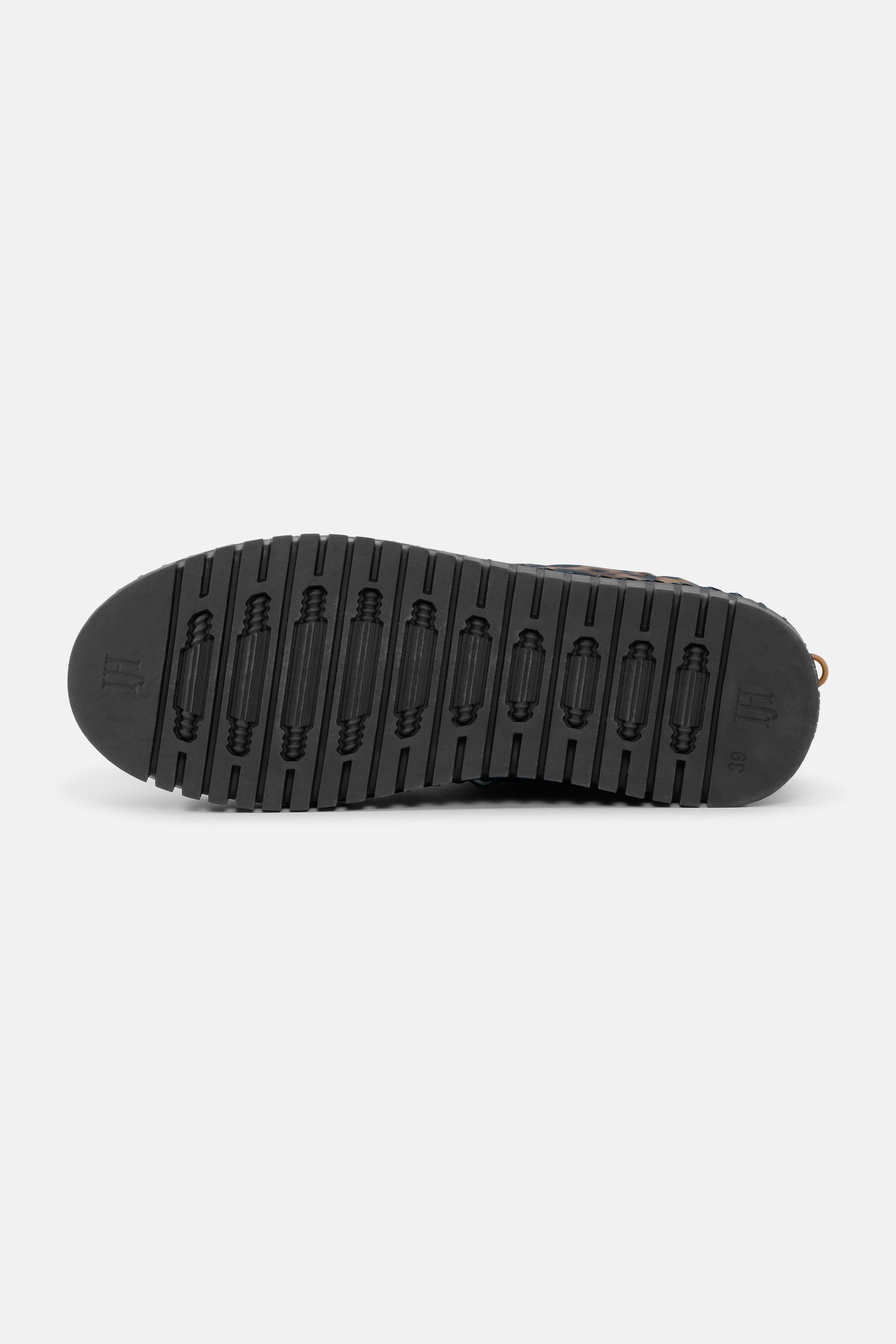 Tulip Low Padded Boot - Brown Panthera Print Black
